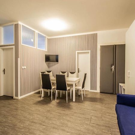 Labyrinth Apartments By Ruterra Praag Buitenkant foto