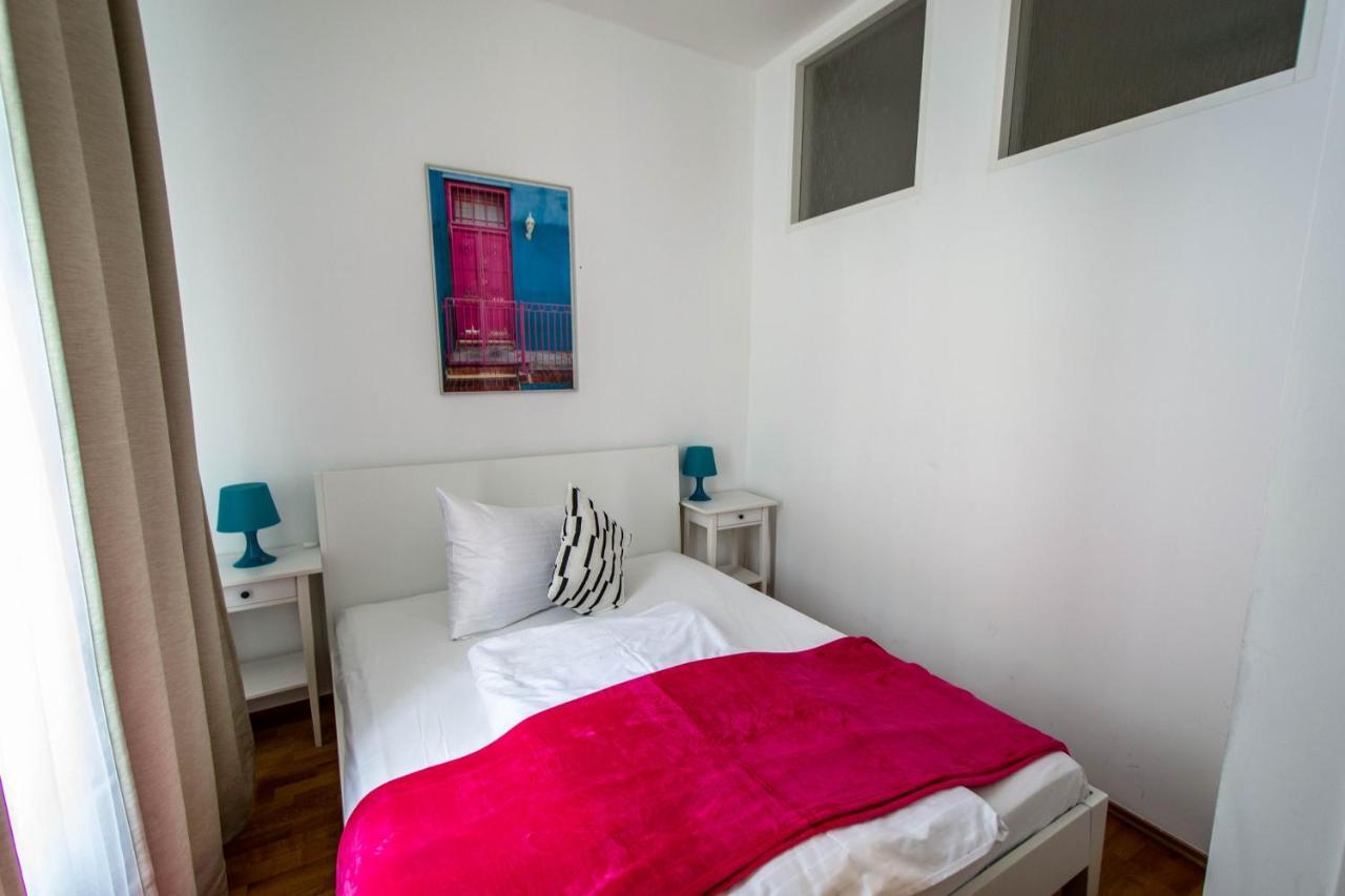 Labyrinth Apartments By Ruterra Praag Buitenkant foto