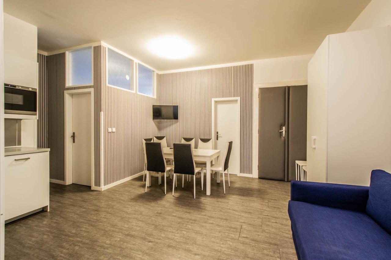 Labyrinth Apartments By Ruterra Praag Buitenkant foto