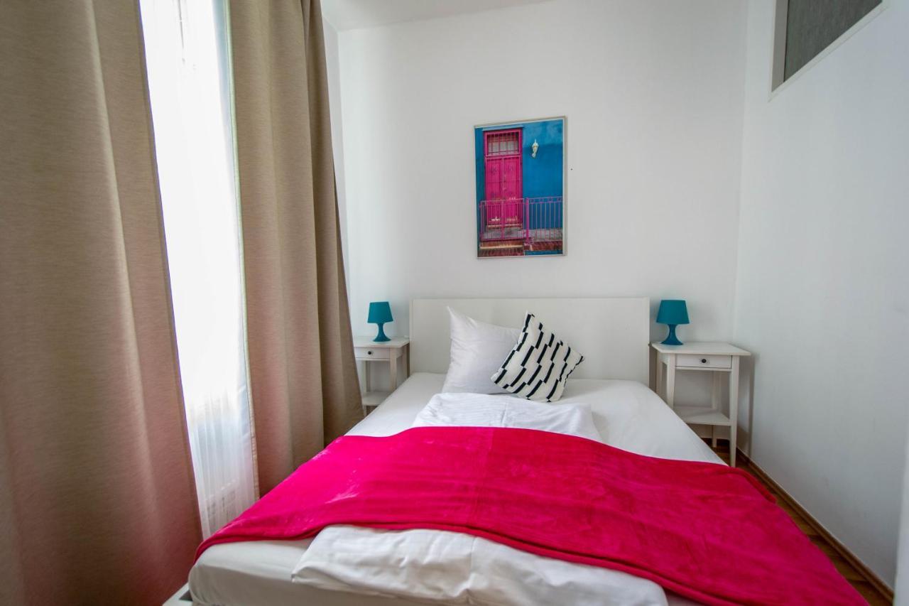 Labyrinth Apartments By Ruterra Praag Buitenkant foto