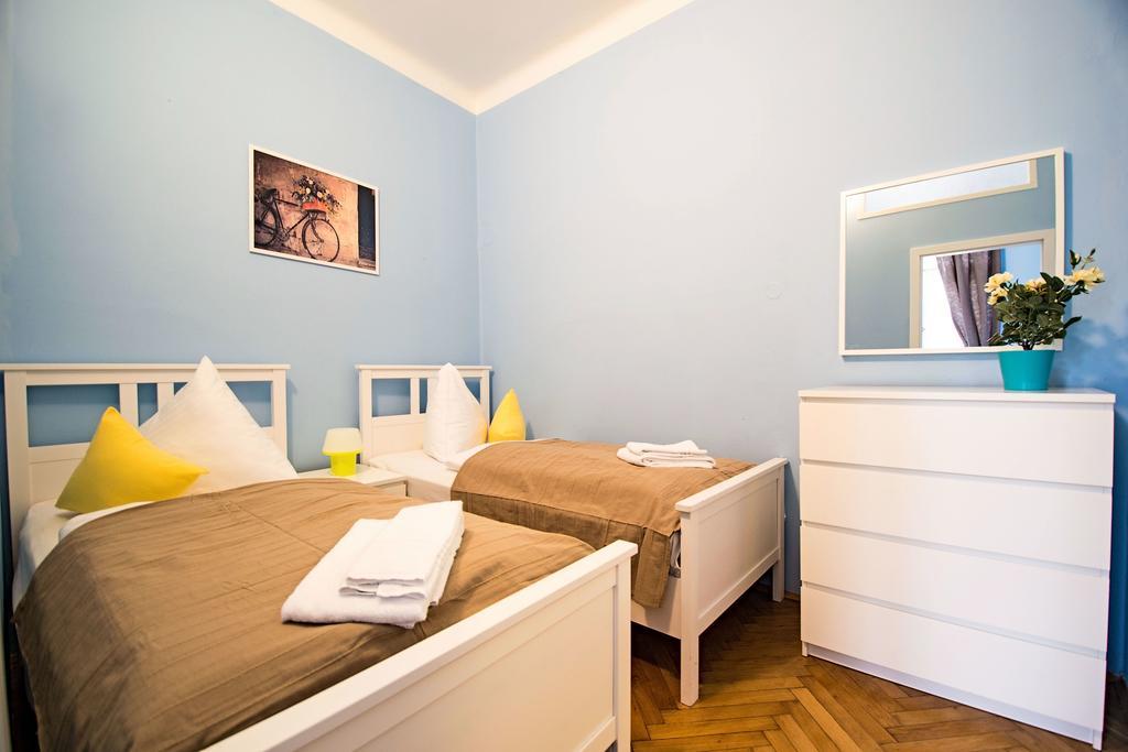 Labyrinth Apartments By Ruterra Praag Buitenkant foto