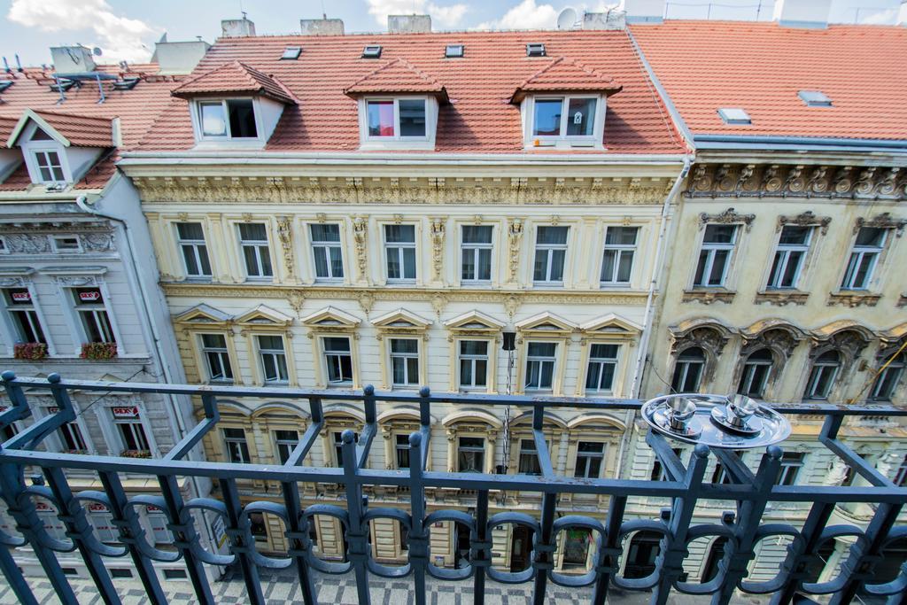 Labyrinth Apartments By Ruterra Praag Buitenkant foto
